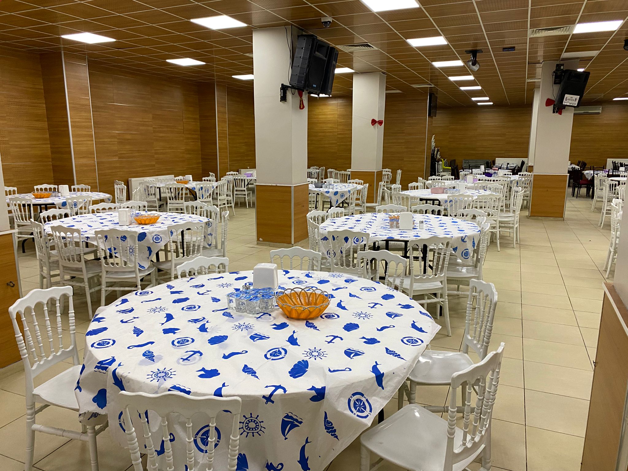 İspir Belediyesi Tarafından Hayırseverlerin Katkılarıyla Düzenlenen Toplu İftar Geleneği Devam Ediyor