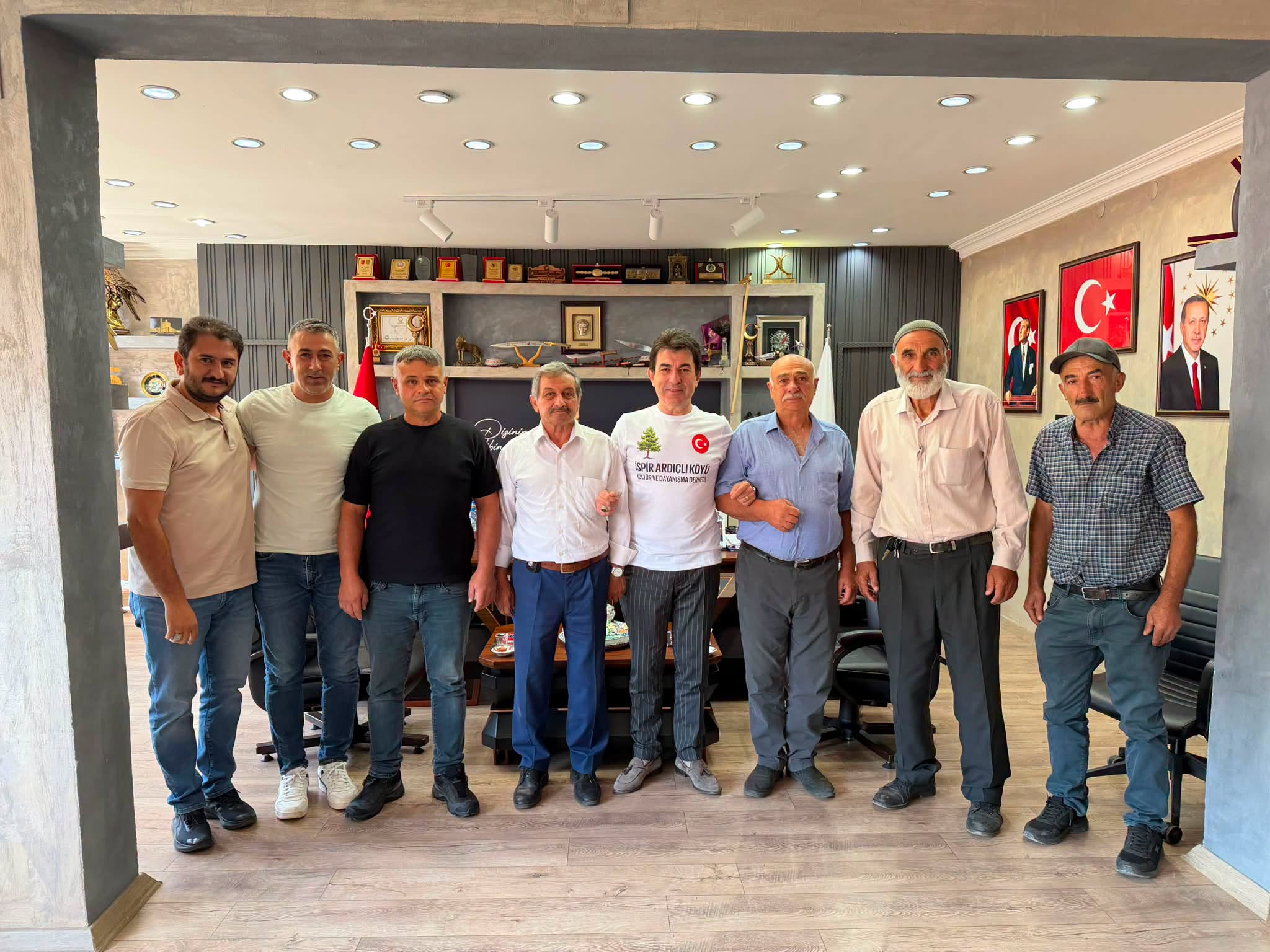 Başkan Coşkun, Ardıçlı Kültür ve Dayanışma Derneğinin Başkan ve Üyelerini Ağırladı
